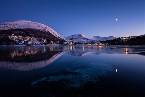 Fondos De Pantalla Noruega Casa Montañas Lago Invierno Straumen Noche