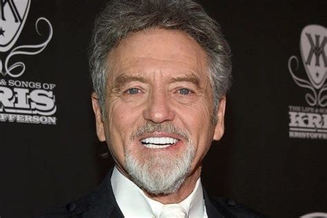 Story Behind The Song Larry Gatlin Johnny Cash Is Dead And His House