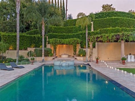 1141 Summit Dr Beverly Hills Ca 90210 Swimming Pools Backyard