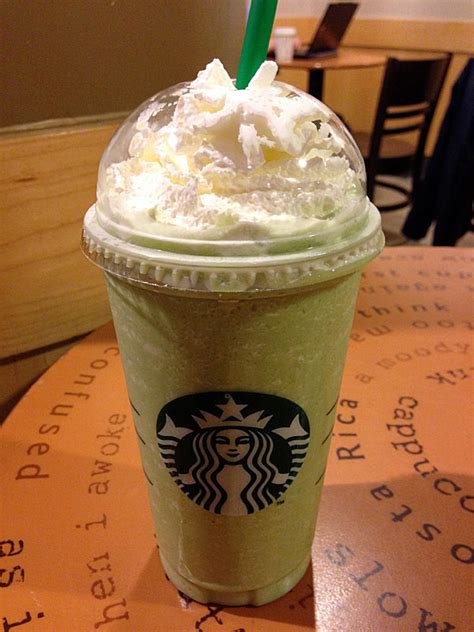 Pinkmacprincess shows us how it's done: Matcha Green Tea Cream Frappuccino von Starbucks ...
