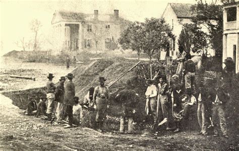 Union Soldiers Building Fortifications In A Street In Decatur Alabama