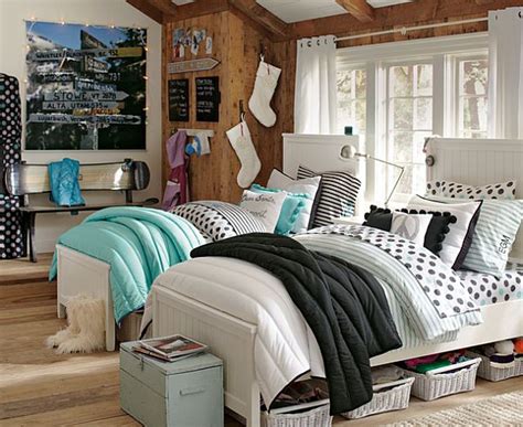 Our third teen bedroom idea is to use vinyl cut wall graphics as decorations. 50 Room Design Ideas for Teenage Girls - Style Motivation