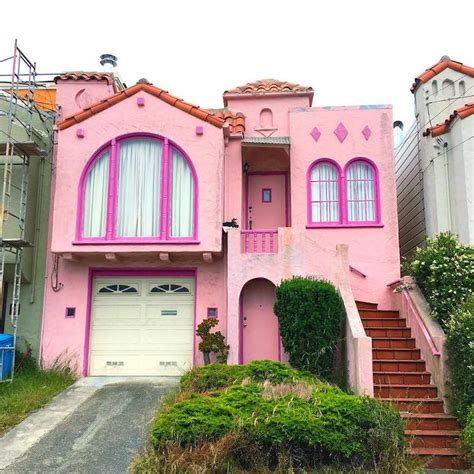 San francisco may be famous for steiner street and its row of victorian homes called the painted ladies, but the city is also home to some of the most stunning modern homes. Vibrant Photos of San Francisco's Candy-Colored Houses