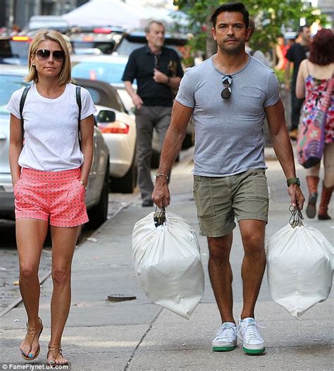Kelly Ripas Husband Mark Carries Bags In New York After Pair Sell