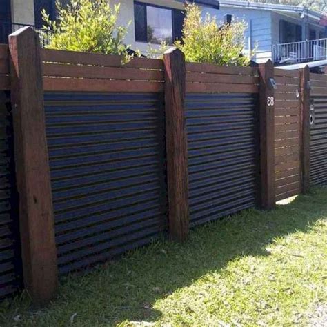 This gave her some extra privacy at the top of her fence where her neighbors could possibly see over. 55 DIY Backyard Privacy Fence Design Ideas on A Budget ...