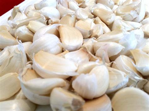 How to Grow Garlic - garlic bulbs for planting