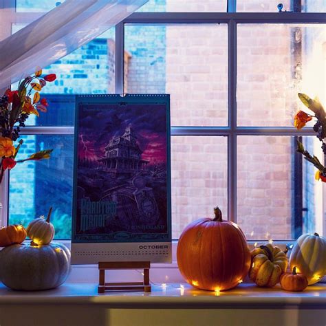 30 Creepy Halloween Window Decor Ideas ⋆ Brasslook