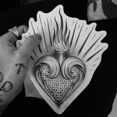 Tatoo Heart Sacred Heart Tattoos Tattoo Stencil Outline Tattoo