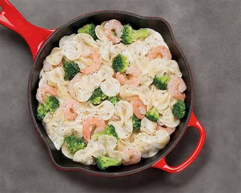 Once the butter and cheese melt into the liquid, a creamy the low carb shrimp alfredo with broccoli can be served on individual serving plates. Shrimp and Broccoli Alfredo Skillet Meal | Broccoli recipes, Shrimp, broccoli, Broccoli alfredo