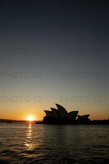 sydney opera house at sunrise photo12 imagebroker kevin sawford