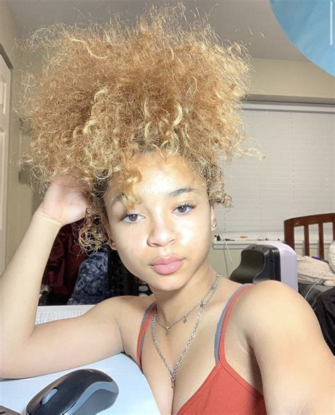 Pin Xhaannahh 📌 Curly Girl Hairstyles Beautiful Curly Hair Light Skin Girls