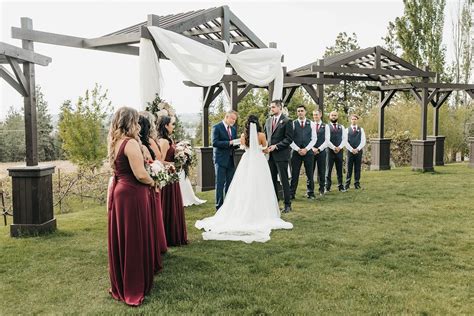 A May Wedding Enjoying The New Beacon Hill Pergola In Our Vineyard Spokane Wedding Venues