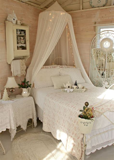 If you are planning to remodel your bedroom then you should go with shabby chic style. 33 Sweet Shabby Chic Bedroom Décor Ideas | DigsDigs