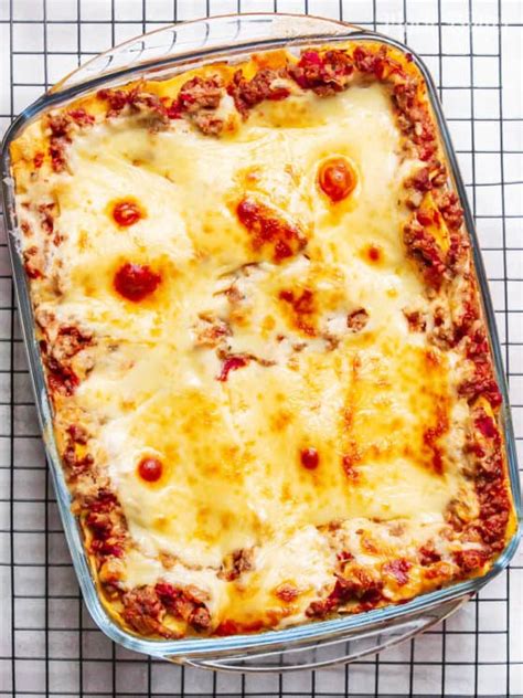 Classic Lasagna With Bechamel Sauce Much Butter