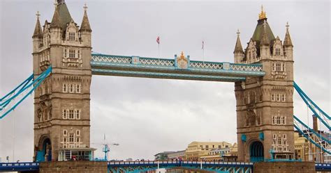 For the former uk cargo airline, air bridge carriers, see asl airlines ireland. TOWER BRIDGE LONDON : Jembatan angkat dan gantung ikon kota London ~ R.J. Syahrulloh