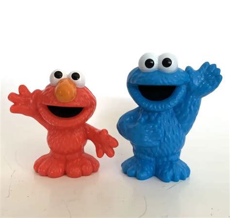 2 Sesame Street Friends Elmo And Cookie Monster Pvc Cake Topper Toy