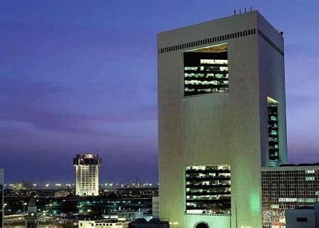 تأسس البنك في عام 1976 كشركة مساهمة سعودية ، مقره الرئيسي في الرياض ، ويعتبر من أهم المؤسسات المالية في المملكة ، لديه كيفية فتح حساب استثماري في البنك الاهلي. البنك الأهلي التجاري السعودي يبرم اتفاقية لتحديث شبكته ...