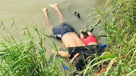 photo of drowned father and daughter highlights migrants perils mexico news al jazeera