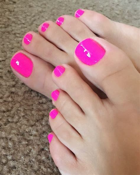 splash of pink pink toe nails pretty toe nails cute toe nails pink toes pretty toes toe