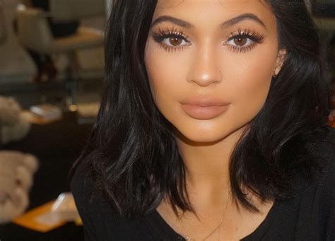 Kylie Jenners Corset Shes A Full Blown Sex Symbol Now — See The Pic