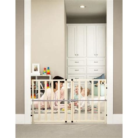 Regalo Regalo Wooden Expandable Safety Gate In The Child Safety Gates