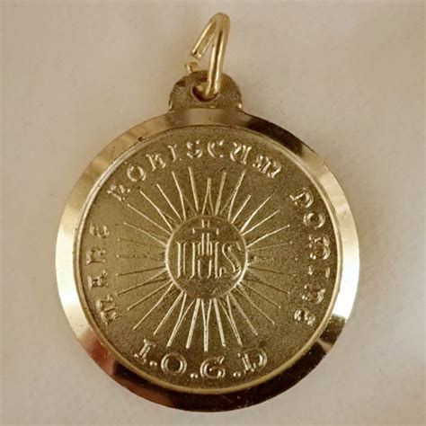 Sisters Of Carmel Holy Face Medal Gold Plated