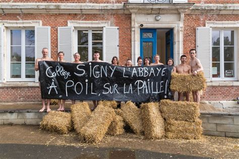 Radio 8 Ardennes Les Enseignants Du Collège De Signy Labbaye Posent Nus Pour Dénoncer Leur