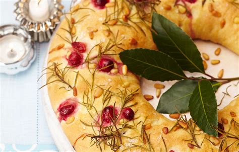 It's a yeast bread ring that is packed with almond flavoring. Christmas Bread Wreath | Baking Recipes | GoodtoKnow