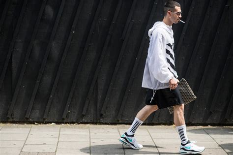 A Selection Of The Best Street Style Streetsnaps From London