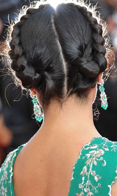 18 Simple Mexican Hairstyles For Long Hair With Flowers