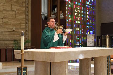 Priest Catholic Mass Host Chalice Altar Liturgy Church