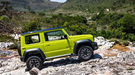 The 2021 suzuki jimny is the car we all want, for the very simple reason that it doesn't take its life too seriously. Suzuki Jimny Sierra 2021 → Preço, Fotos, Ficha Técnica e ...