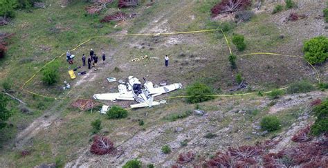Officials Say 6 People Died In Texas Small Plane Crash The Seattle Times