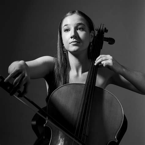 The Cellist Photography 3286x3286 Rart