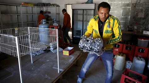 Moçambicanos Repatriados Da África Do Sul Chegam A Boane