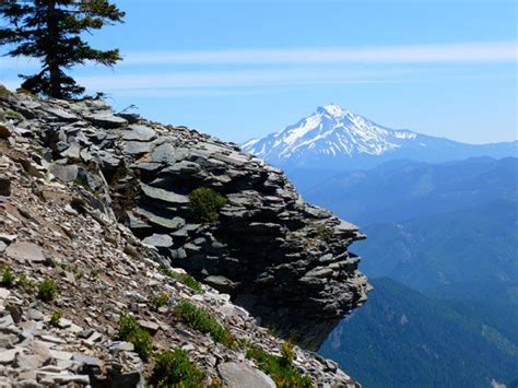 Battle Ax Mountain View Of Mt Jefferson Oregon Hikes Hiking Oregon