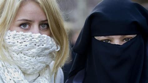 Dutch Parliament Votes To Ban Burqas Niqabs In Some Public Places Al