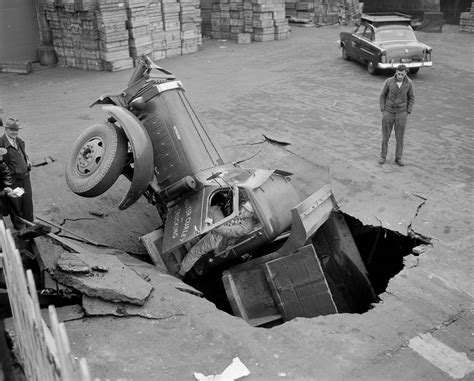 Stunning Vintage Photos Of Car Wrecks From The Days Before Seat Belts
