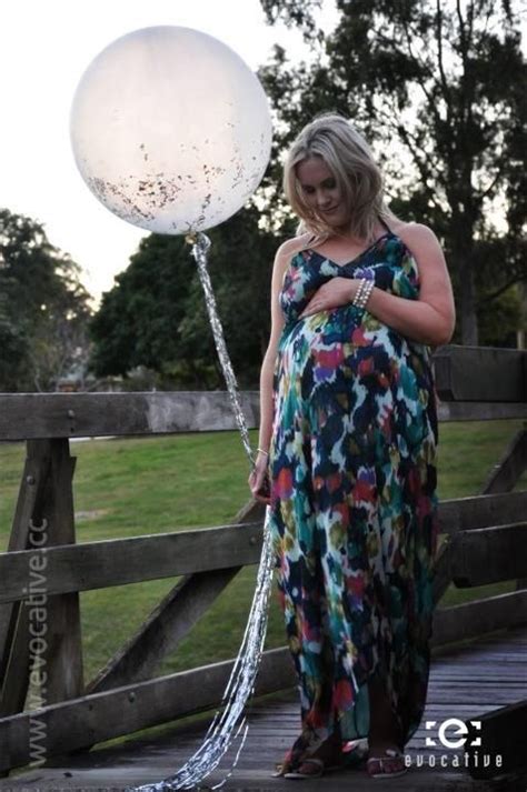 Maternity Shoot With Confetti Balloon Giant Balloons Confetti Balloons Latex Balloons