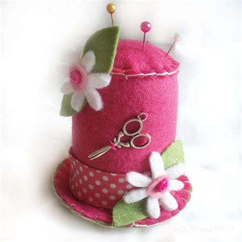 Pink Felt Pincushion Top Hat Pin Cushion With Daisies Sewing Etsy Uk