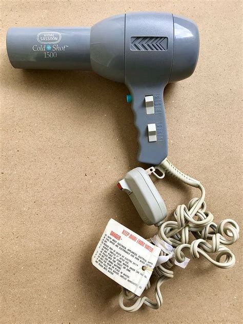 4.1 out of 5 stars 150. Vtg VIDAL SASSOON Cold Shot Hair Dryer 1500W 125 VAC 60Hz ...