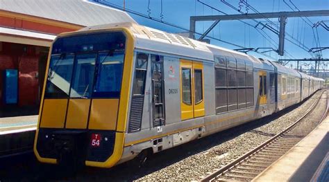Initially 3 carriage trains which will eventually lengthen to 4 carriages. Sydney Trains T set - Wikipedia