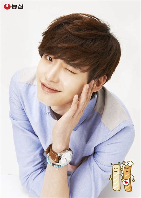 Fans speculated that the korean heartthrob got a nose job even before he got his big break in the show business. Profil Lee Jong Suk Biodata, Foto, Agama, Facebook ...