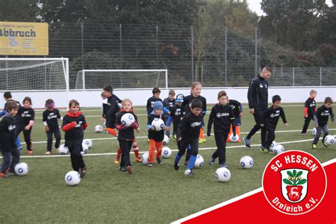 Oder kümmerst du dich lieber die älteren mädchen sind vielleicht schon verliebt oder heimlich verliebt, so wie die paare in einigen. Echte Fußballer spielen bei jedem Wetter - SC Hessen Dreieich