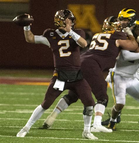 tanner morgan and offense can t capitalize on stellar defensive performance the minnesota daily