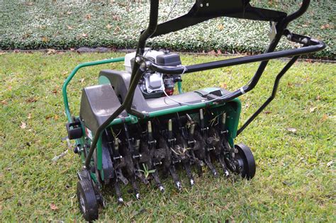 Seasonal Lawn Maintenance Guide For Beginners