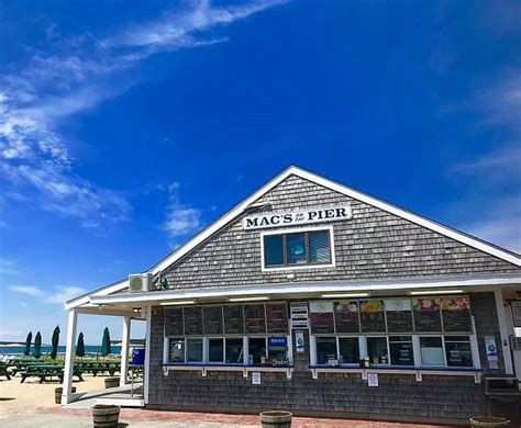 The Small Town Of Wellfleet Massachusetts Is Perfect For A Getaway