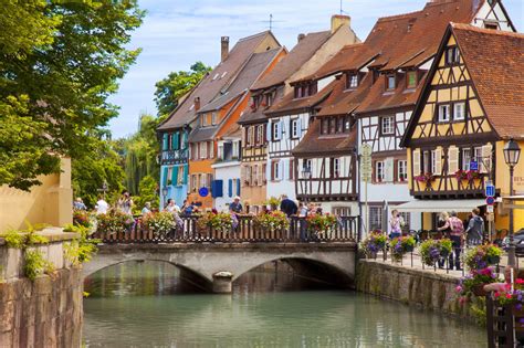 The world's most beautiful small towns | DK UK