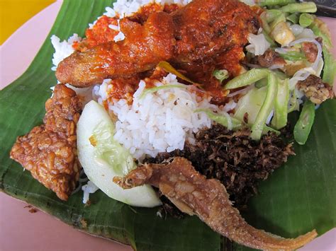 Cheap and delicious (3 tips) cant beat nasi ambeng klang but still sedap. Nasi Ambeng @ Mat Corner in Selera Mahsuri, Bandar Baru ...