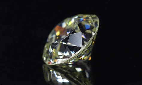 Diamond Facets Windows Of Light Revealing The Optical Splendor